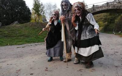 Irurtzungo Gau Beltza "maitagarria"