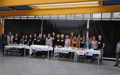 Bertoko produktuekin egindako askaria eman dute Zabalarra eskolan