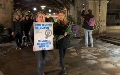 [BIDEOA] Manifestazioa Durangon, Baionako erailketa matxista salatzeko