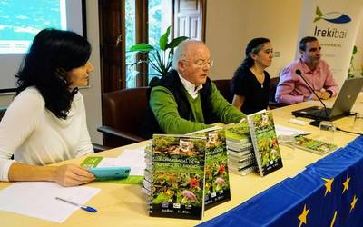 Bidasoaren Arroko Ibai-Landaredia liburua aurkeztu dute Bertizen
