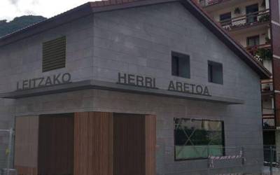 Izanak emanen dio izena Leitzako Herri Aretoari