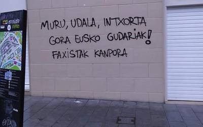 Zurrumurruak gezurtatu egin dira: Vox-eko ordezkaririk ez da agertu Arrasaten
