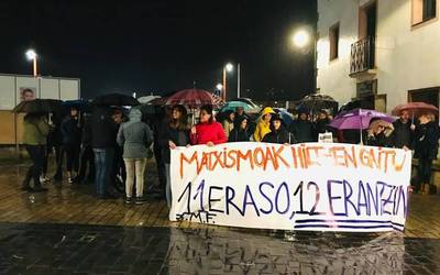 Baionan izandako hilketa matxista salatu dute elkarretaratze baten bidez