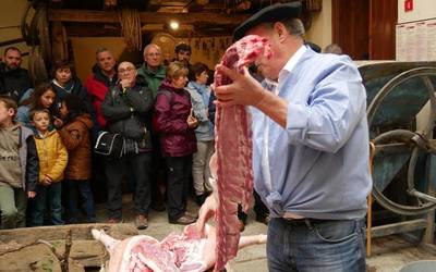 Jendetza batu da Artziniega Museoan txarribodan parte hartzeko