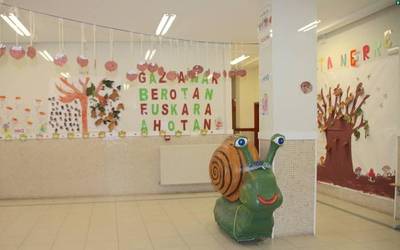 Eskolan ere ospatuko dute Gaztañerre