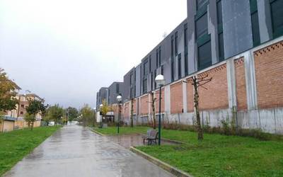 Etxebizitza beharra aztertzen ari dira Legution