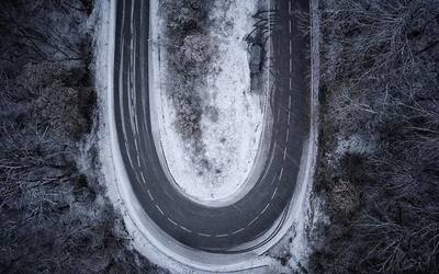 Kateak behar dituzte autoek Urduñako mendatea igarotzeko