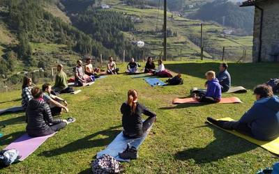 Wim Hof praktikatzeko gonbita egin dute biharko, zapatua