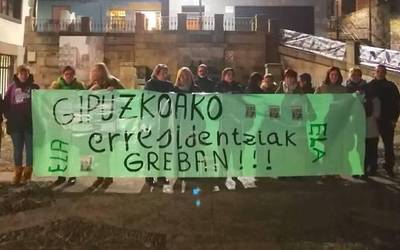 Atzo elkarretaratzea, bihar manifestazioa