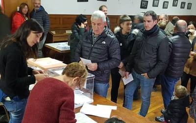 EH Bilduk gorakada eta Geroa Baik beherakada Leitzaldean
