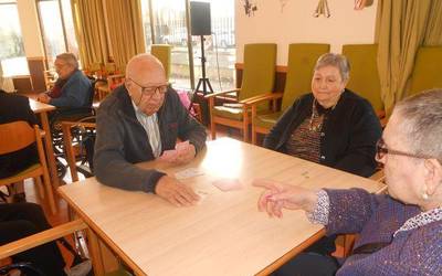 San Martin Astea ospatzen jarraitzen dute adinekoen egoitzan