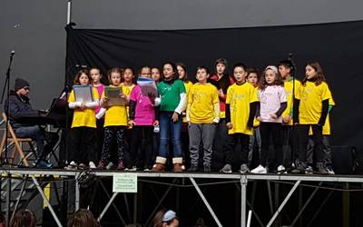 90 bat lagunek parte hartu zuten atzo Mendaron egin zuten Musikalean jaialdian