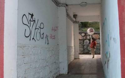 Puntu ilunak argitzen laguntzeko ispiluak