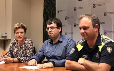 Udaltzainen kontratazioen harira, "kontratu guztiak legea jarraituta" egin dituela dio Gobernuak