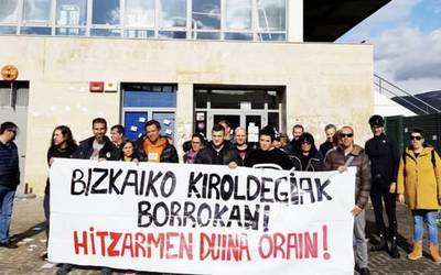 Abadiñoko EH Bilduk Astolako kiroldegiko erabiltzaileak zerbitzurik gabe egondako egunengatik erreklamazioak jartzera gonbidatu ditu