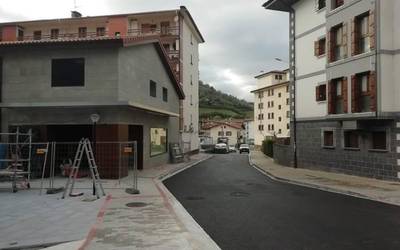 Leitzako herriguneko zoladura konpontzeko lanak bukatu dituzte