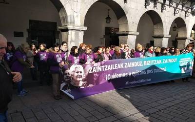 Zaharren egoitzetako zerbitzuaren kalitate maila salatu dute