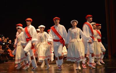 Pirinioen bi aldeetako dantzak eta musika, Baztartxon