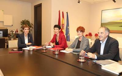 Zergen eta aurrekontuen inguruko proposamena helarazi dio EH Bilduk Txibiteri
