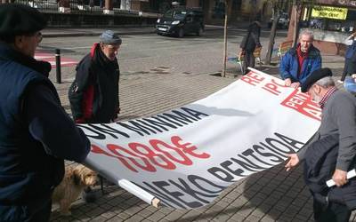 Pentsiodunek gizonezkoei: “emakumeen kontrako indarkeriari aurka egiteko mugitu behar duzue”
