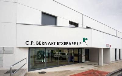 Bernart Etxepare ikastetxeko jolastokia eraberrituko du Iruñeko Udalak
