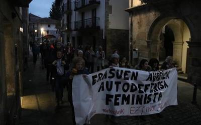 Indarkeria matxista salatu dute Aramaion ere