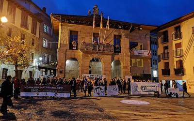 Indarkeria Matxistaren Kontrako Eguneko elkarretaratzea argazkitan