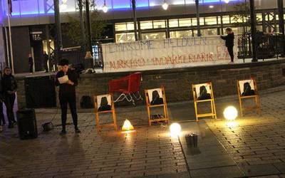 Indarkeria matxistak hildakoak gogoratu dituzte plazan Azaroaren 25eko ekitaldian