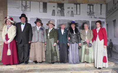 Euriak ez zuen Ormaiztegiko Elegante Eguneko giroa zapuztu