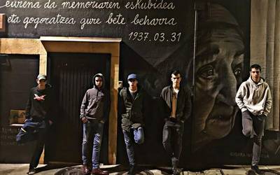 “Gure inguruko taldeen eragina nabarmena da gugan: Elorrioko taldeak, Arkada Social, Never Surrender...”