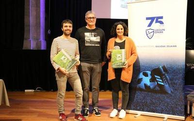 Aurkeztu dute Lagun Onak futbol klubaren 75. urteurreneko liburua