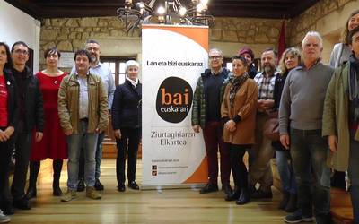 Bai Euskarari Elkarteak eta Zarauzko Udalak   hitzarmena berritu dute.