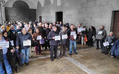Pentsiodunak "pentsio duinak" eskatzeko batu dira Kontzejupean