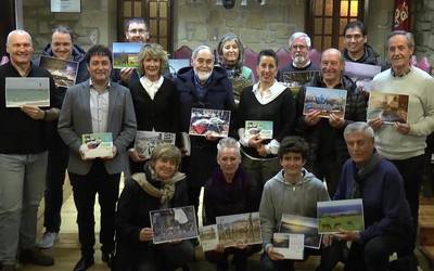 Zarauzko Argazkizale Elkartearekin elkarlanean landu duten 2020ko udal egutegia aurkeztu dute.