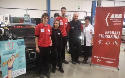 Automozio ikasketak emakumeendako ere izan daitezkeela aldarrikatzeko topaketa