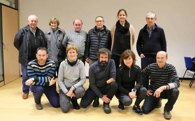 Eguzki talde ekologistako eta parrokiako taldeko boluntarioek sanandresetako zaborra jaso dute