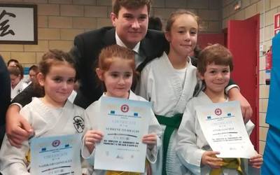 Sunbillako kenpo kai jokalariek gerrikoa aldatu dute