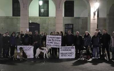 Bigarrenez elkartuko dira, Bergaran txakurrendako leku aproposak eskatzeko