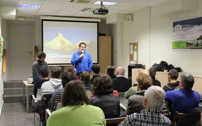 52 lagun elkartu dira Mendi Asteko lehen proiekzioan