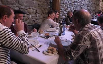 Zaldibiako Aiestaran-Erreka auzoko festak ospatu zituzten