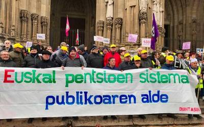 Elgoibarko pentsiodunek Gasteizko mobilizazioetan hartu dute parte