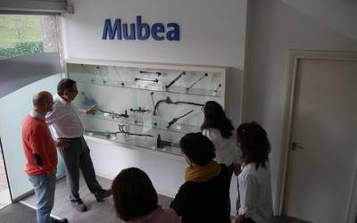 Mubea Inauxa saritu du Lanekik ikasleei prestakuntza euskaraz eskaintzeagatik