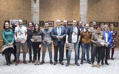 Haritz Larragueta, Iban Garro eta Eneko Fernandez, Egile Berrientzako Euskarazko XXIX. Literatur Lehiaketaren irabazleak