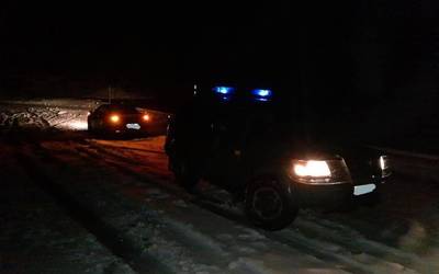 Belaguan elurretan harrapatuta zeuden bi emakume erreskatatu dituzte