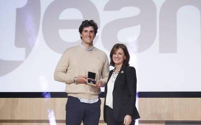 Basque Team fundazioaren aitortza jaso du Iñigo Peñak