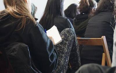 Euskal Herriko Emakume Sozialisten Topaketak egin dituzte Esklabetan