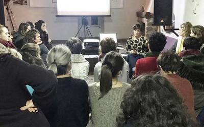 Baztango Talde Feministak heldu den hiruhilekorako topaketa, solasaldia eta afaria antolatu du