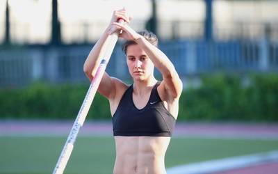Valencia Sport taldeak fitxatu du Malen Ruiz de Azua