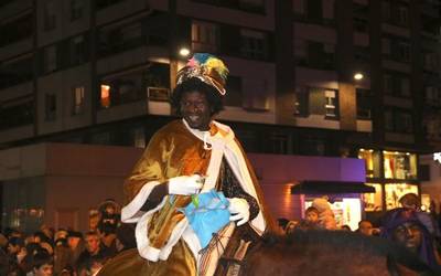 Ohi baino ibilbide luzeagoa egin dute aurten Errege Magoek Arrasaten