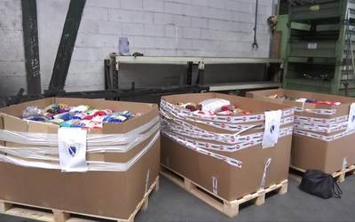 1.465 kilo elikagai bildu dituzte Aretxabaletan, Lesboseko errefuxiatuei laguntzeko
